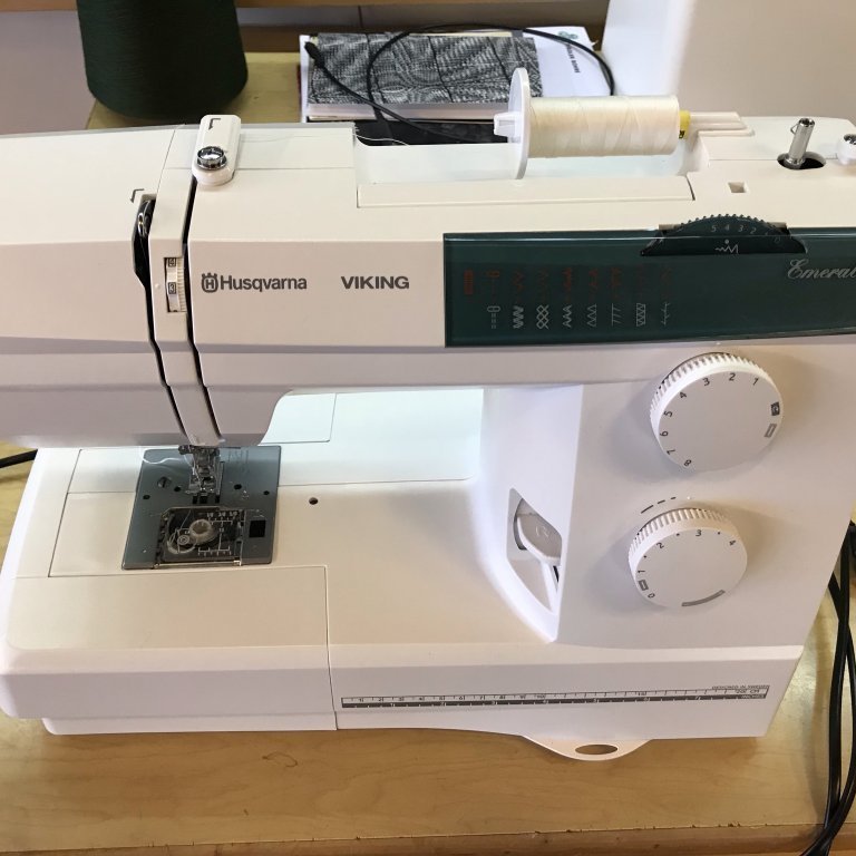 Textile Center sewing machine (model Husquarna / Viking).