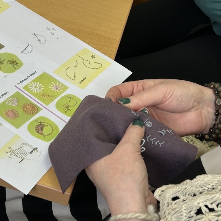 Námskeið ,,Saumað út í prjón