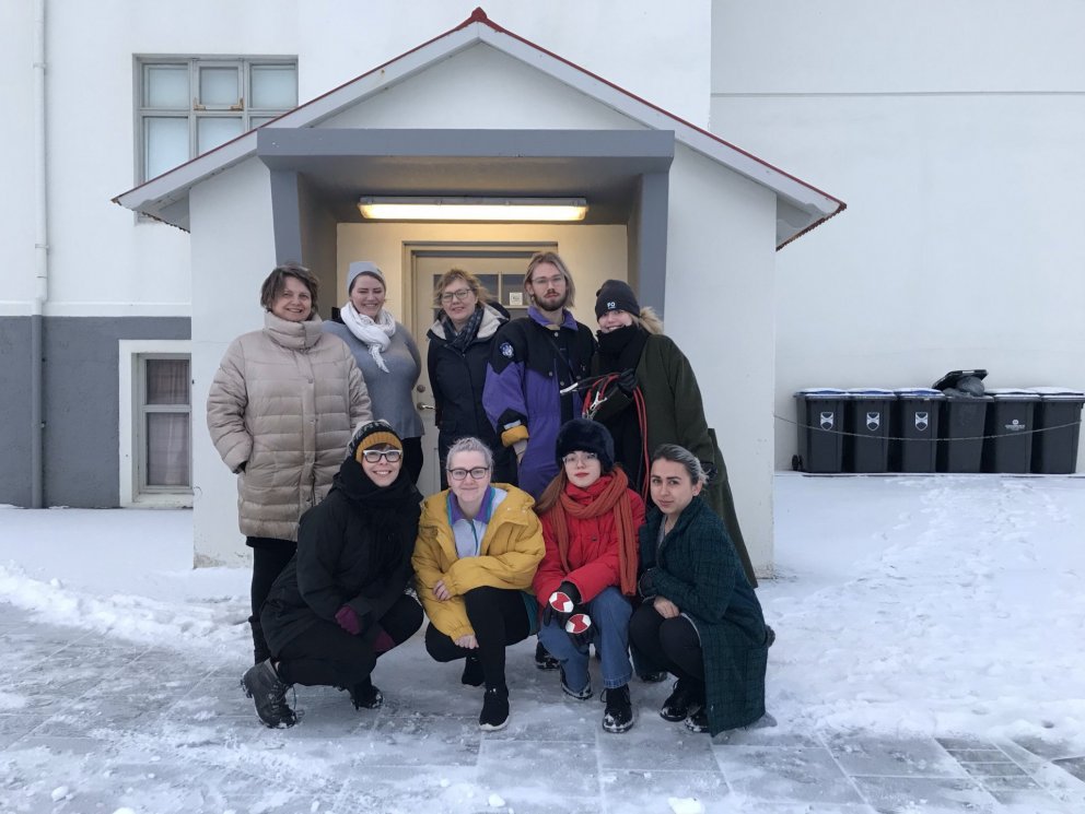 Picture: Jóhanna E. Pálmadóttir, Ragnheiður B. Þórsdóttir and LHÍ students in January 2019.