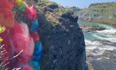 Shoplifter - útilistaverk í Hrútey.